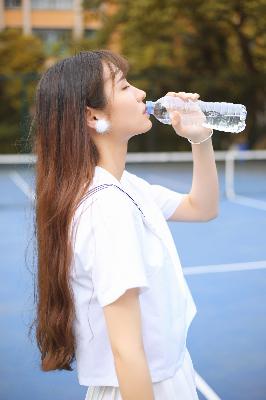 被最想拥抱的男人威胁了